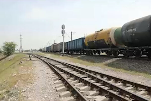 Ночная трагедия на рельсах: в Ташкенте поезд насмерть сбил 22-летнего парня