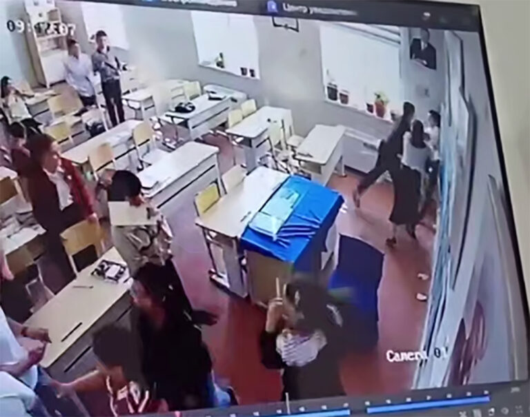 Школьный конфликт, который вышел за рамки: в Сырдарье завели уголовное дело после видео с избиением девочки