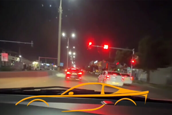 Сантиметры до трагедии: в Ташкенте водитель «поиграл в шашки» на красный и едва не сбил пешехода