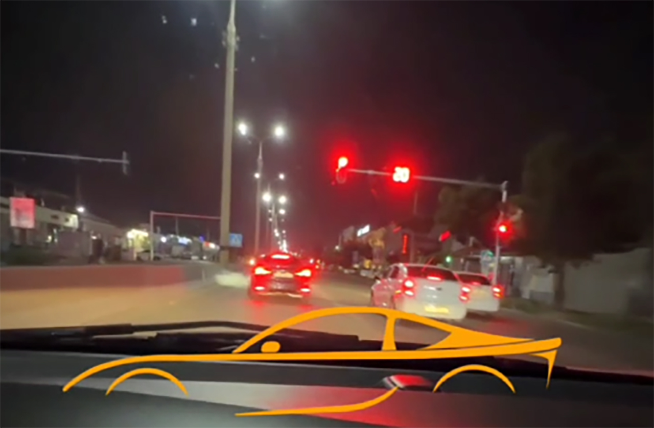 Сантиметры до трагедии: в Ташкенте водитель «поиграл в шашки» на красный и едва не сбил пешехода