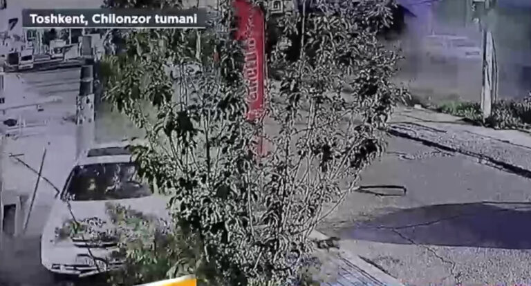 Без прав, но с газом в пол: в Ташкенте водитель на Lacetti сбил школьника и врезался в дерево