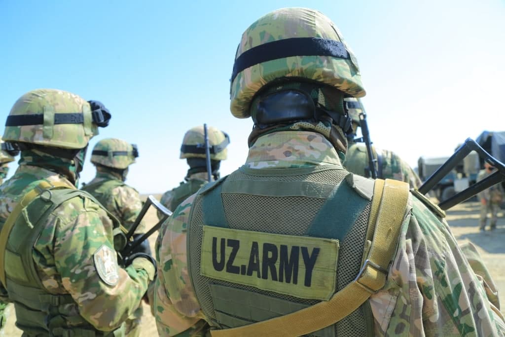 В Узбекистане задумались о военных кафедрах для студенток