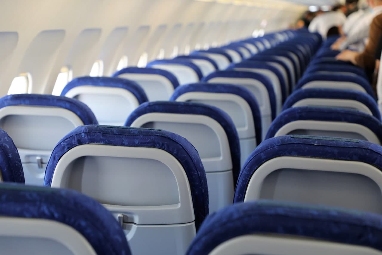 Умра с приключениями: узбекистанцев снова «забыли» по дороге домой