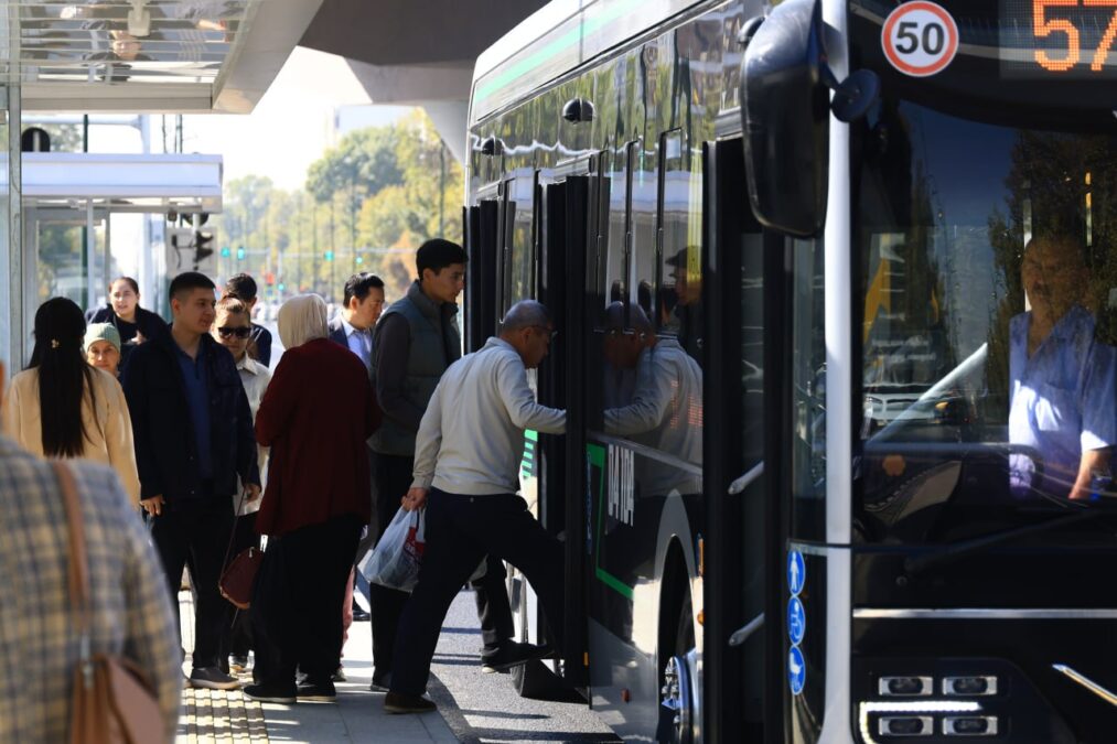 Бесплатный проезд могут расширить: кому в Узбекистане хотят дать льготы