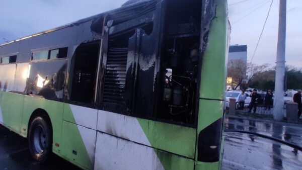 В Ташкенте снова загорелся автобус