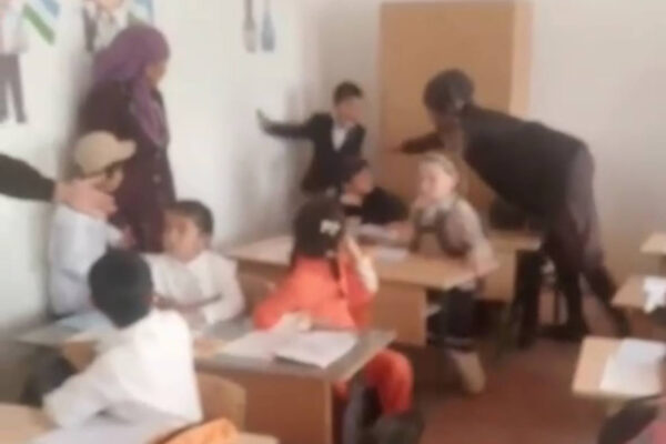 Мама пришла «разобраться»: в Самарканде женщина устроила расправу над первоклассниками прямо в классе