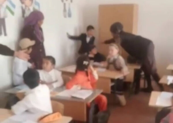 Мама пришла «разобраться»: в Самарканде женщина устроила расправу над первоклассниками прямо в классе