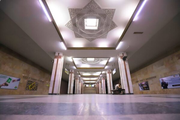 Метро с историей: в ташкентской «подземке» запустят поезд в стиле Амир Темура