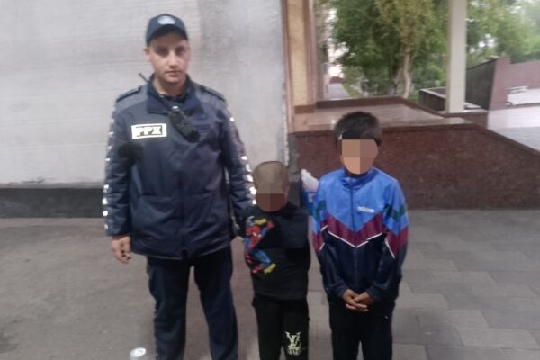 Танцы на авто: в Ташкенте нашли героев вирусного видео с попрошайками