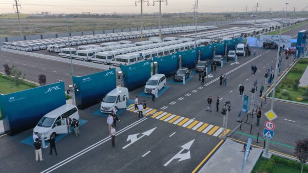 В Ташкенте запустили автозавод JAC Motors. Здесь будут собирать бензиновые машины, гибриды и электрокары В Ташкенте запустили автозавод JAC Motors. Здесь будут собирать бензиновые машины, гибриды и электрокары