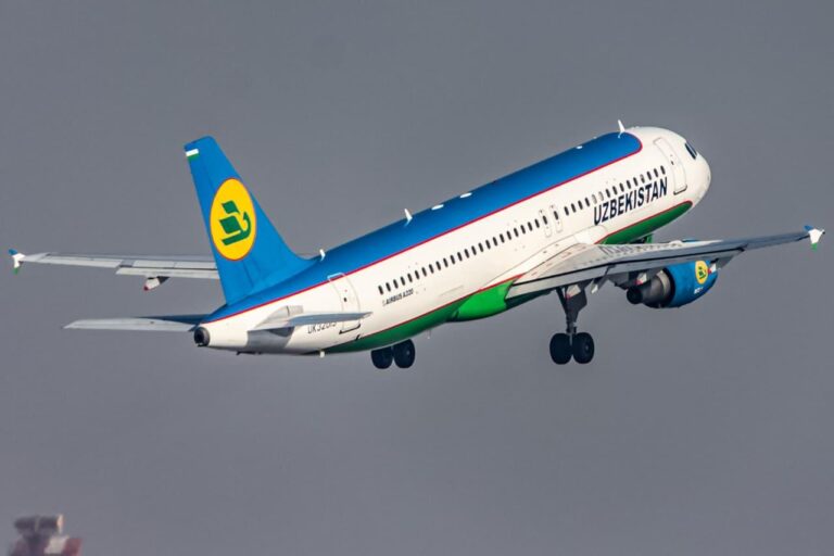 Uzbekistan Airways сокращает рейсы в Россию: самолётам не хватает топлива