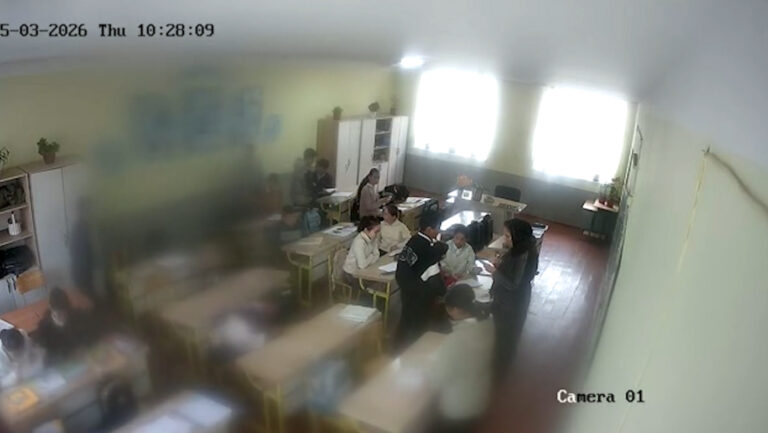 В Самаркандской области шестиклассник покончил с собой после наказания в школе. Учительница ударила его рейкой 18 раз
