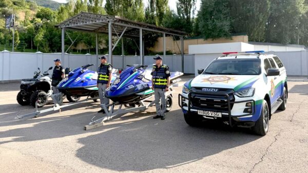 На Чарваке теперь будут ловить нарушителей на воде. У правоохранителей появились гидроскутеры и катера