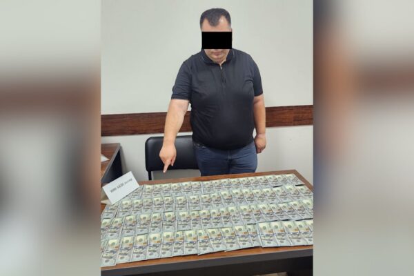 Чиновник хокимията попался на взятке автомобилем Чиновник хокимията попался на взятке автомобилем