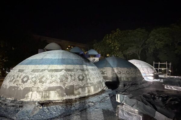 В Ташкенте попытались отреставрировать знаменитые «Голубые купола» при помощи дрели. Работы пришлось срочно остановить В Ташкенте попытались отреставрировать знаменитые "Голубые купола" при помощи дрели. Работы пришлось срочно остановить