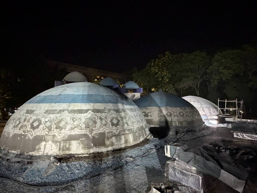 В Ташкенте попытались отреставрировать знаменитые «Голубые купола» при помощи дрели. Работы пришлось срочно остановить В Ташкенте попытались отреставрировать знаменитые "Голубые купола" при помощи дрели. Работы пришлось срочно остановить