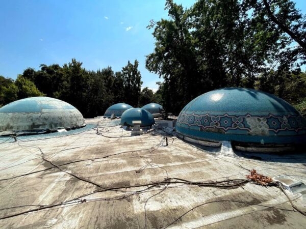 Кафе "Голубые купола" спасли. Власти пообещали вернуть ему исторический облик после скандала с ремонтом