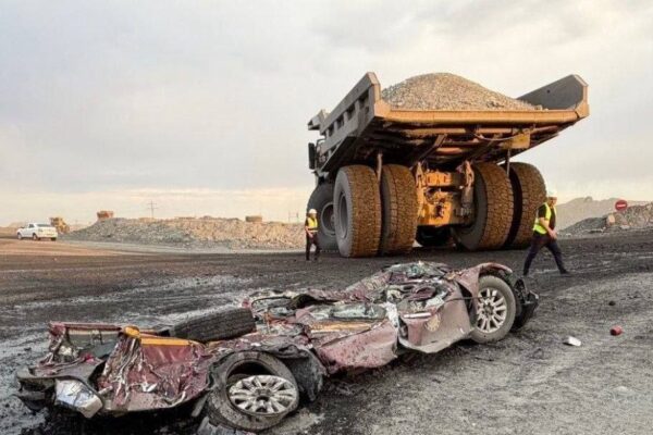 Огромный БелАЗ раздавил автомобиль. В страшном ДТП на руднике НГМК погибли два человека
