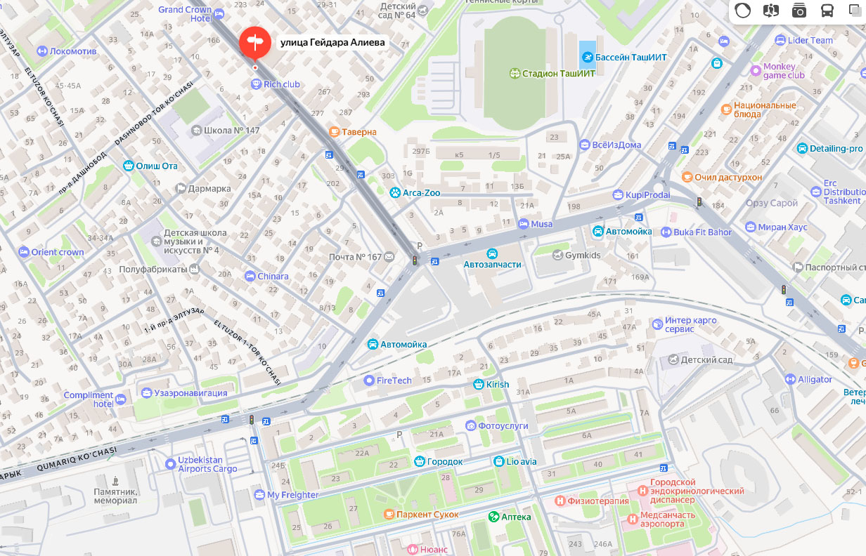 На одном из проблемных перекрёстков Ташкента перенастроили светофоры. В ЦОДД говорят, что пробки стали меньше