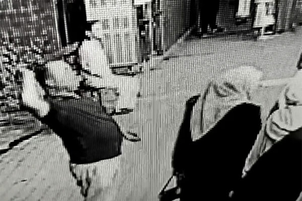 Докидался: мужчину, бросавшего камни в животных в Ташкентском зоопарке, нашли и оштрафовали Докидался: мужчину, бросавшего камни в животных в Ташкентском зоопарке, нашли и оштрафовали
