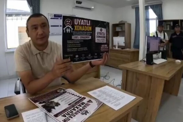 Когда фантазия чиновников не знает границ: в Чиназе будут вешать таблички «Позорный дом» и «Позорная махалля» Когда фантазия чиновников не знает границ: в Чиназе будут вешать таблички «Позорный дом» и «Позорная махалля»