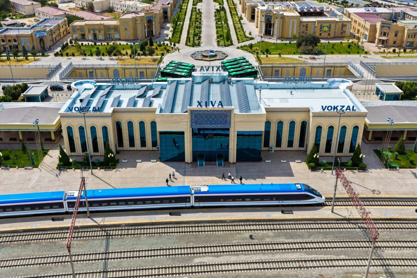 Из аэропорта Ургенча в Хиву за 40 минут: между городами запустили новый железнодорожный шаттл