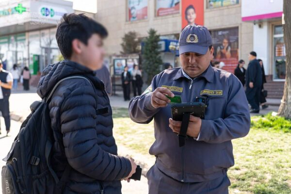 «Зайцев» будут ловить прямо в автобусах: с 1 сентября в Узбекистане усилят проверки оплаты проезда «Зайцев» будут ловить прямо в автобусах: с 1 сентября в Узбекистане усилят проверки оплаты проезда