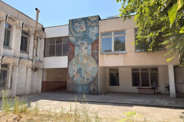 Не пустят под снос: в Ташкенте сохранят уникальные мозаики бывшего туберкулёзного диспансера