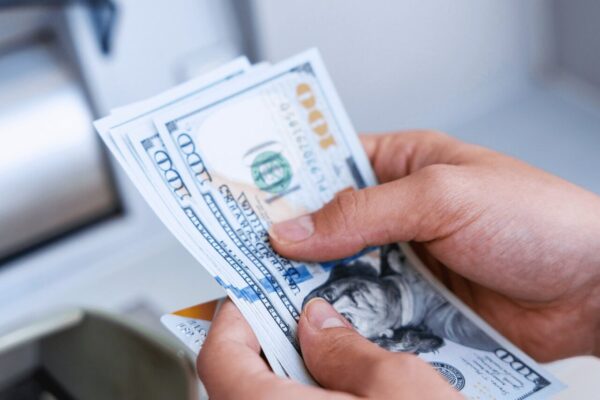 В России предложили брать 5% с переводов мигрантов за рубеж: что это может значить для узбекистанцев В России предложили брать 5% с переводов мигрантов за рубеж: что это может значить для узбекистанцев