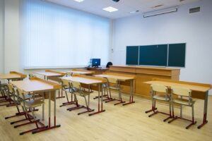 За насилие над детьми педагогам в Узбекистане теперь грозит штраф и запрет на работу