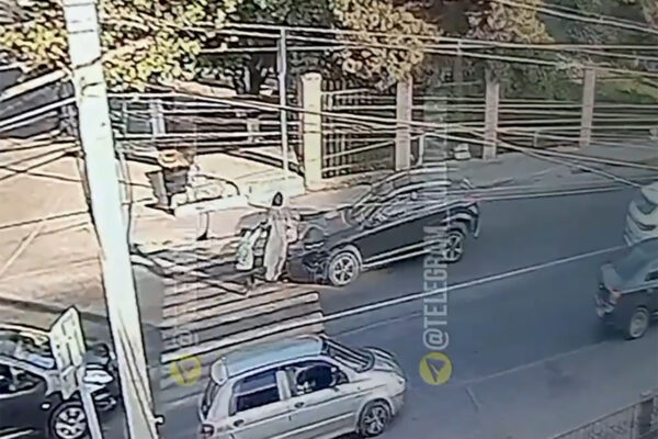 В Ташкентской области водитель сбил женщину и ребёнка на пешеходном переходе В Ташкентской области водитель сбил женщину и ребёнка на пешеходном переходе