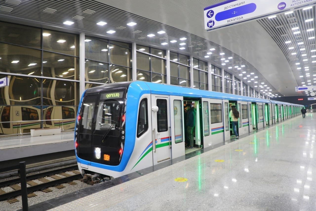 Почти 290 тысяч пассажиров за пять часов: как Ташкентское метро пережило возвращение студентов