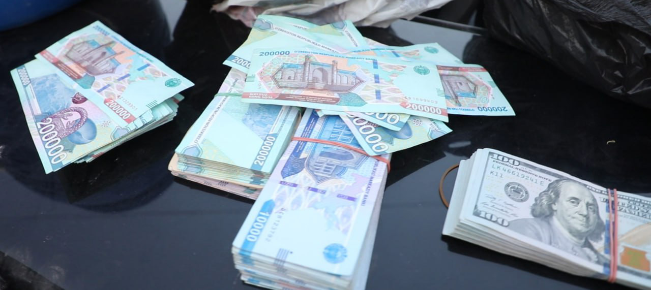 Лимит на вывоз наличных из страны без декларации могут поднять до $10 тысяч