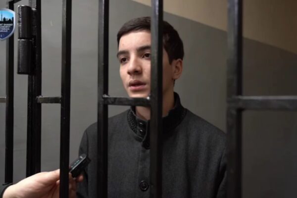 Суд попытался объяснить мягкий приговор школьнику, сбившему инспектора ДПС в Ташкенте