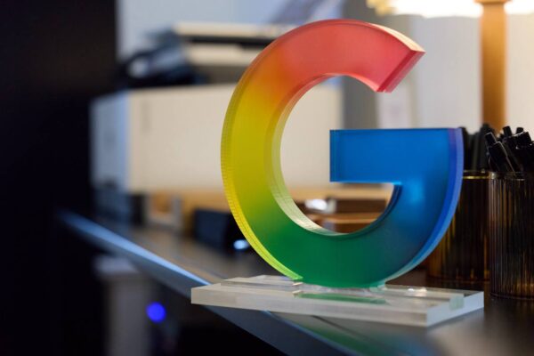 YouTube может включить монетизацию в Узбекистане: вопрос обсудили на встрече с вице-президентом Google