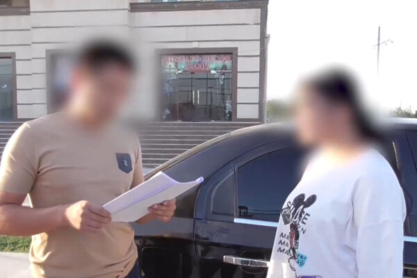«Дай 500 долларов, иначе посадят»: в Гулистане задержали женщину после жалобы водителя «Дай 500 долларов, иначе посадят»: в Гулистане задержали женщину после жалобы водителя