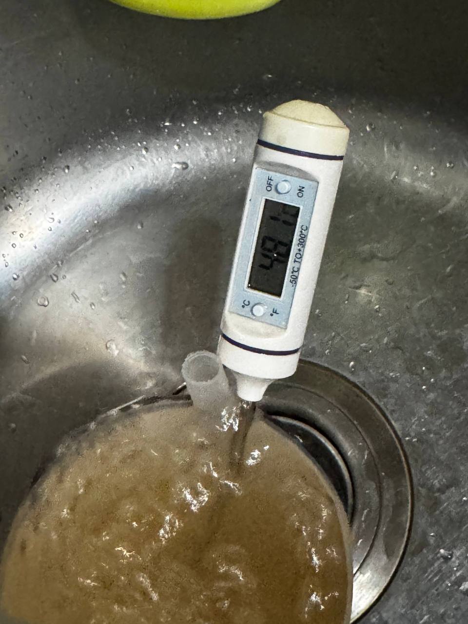 Вода вонючая, ответственность размытая: Veolia ответила на жалобы ташкентцев